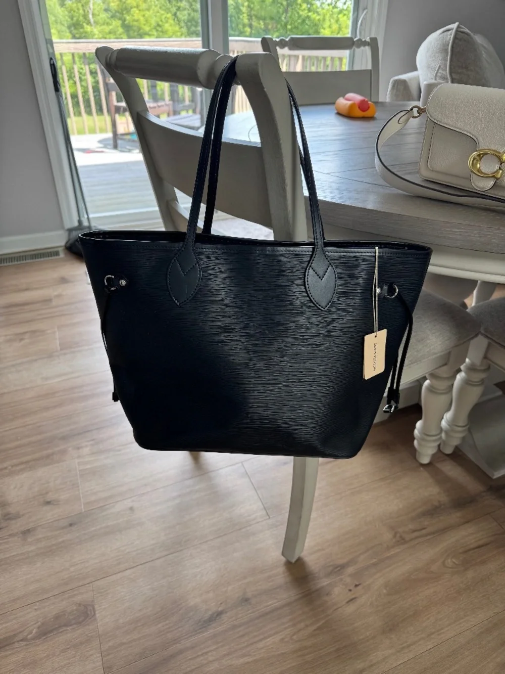 Louis Vuitton Neverfull MM Epi Noir — WITH TAGS, DUST BAG AND BOX